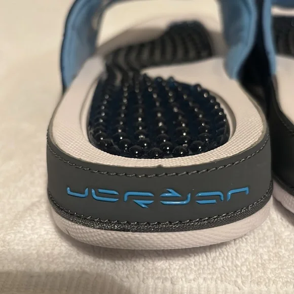Jordan Hydro 13 Retro Flint Grey . Size 10 Navy/ Flint white university blue Air Jordan Hydro 13 Slides  main image 2